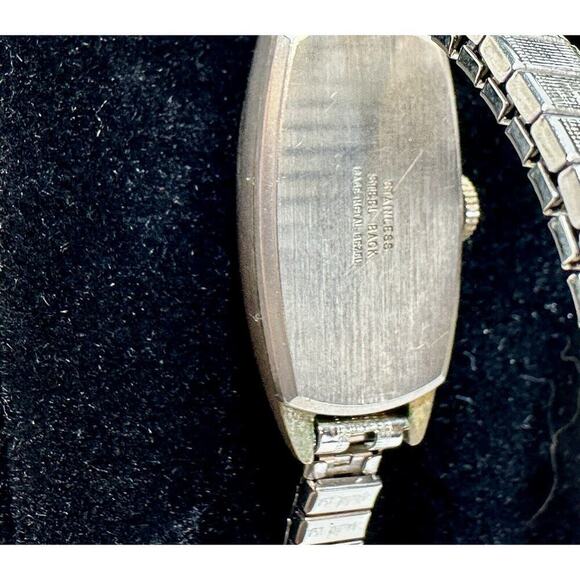 ❣️SOLD❣️Vintage Westclox Jewels Silver-Tone Ladies Watch Blue Face Watch Stretch - Picture 4 of 6